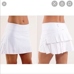 Lululemon pleated back running skirt, size 4